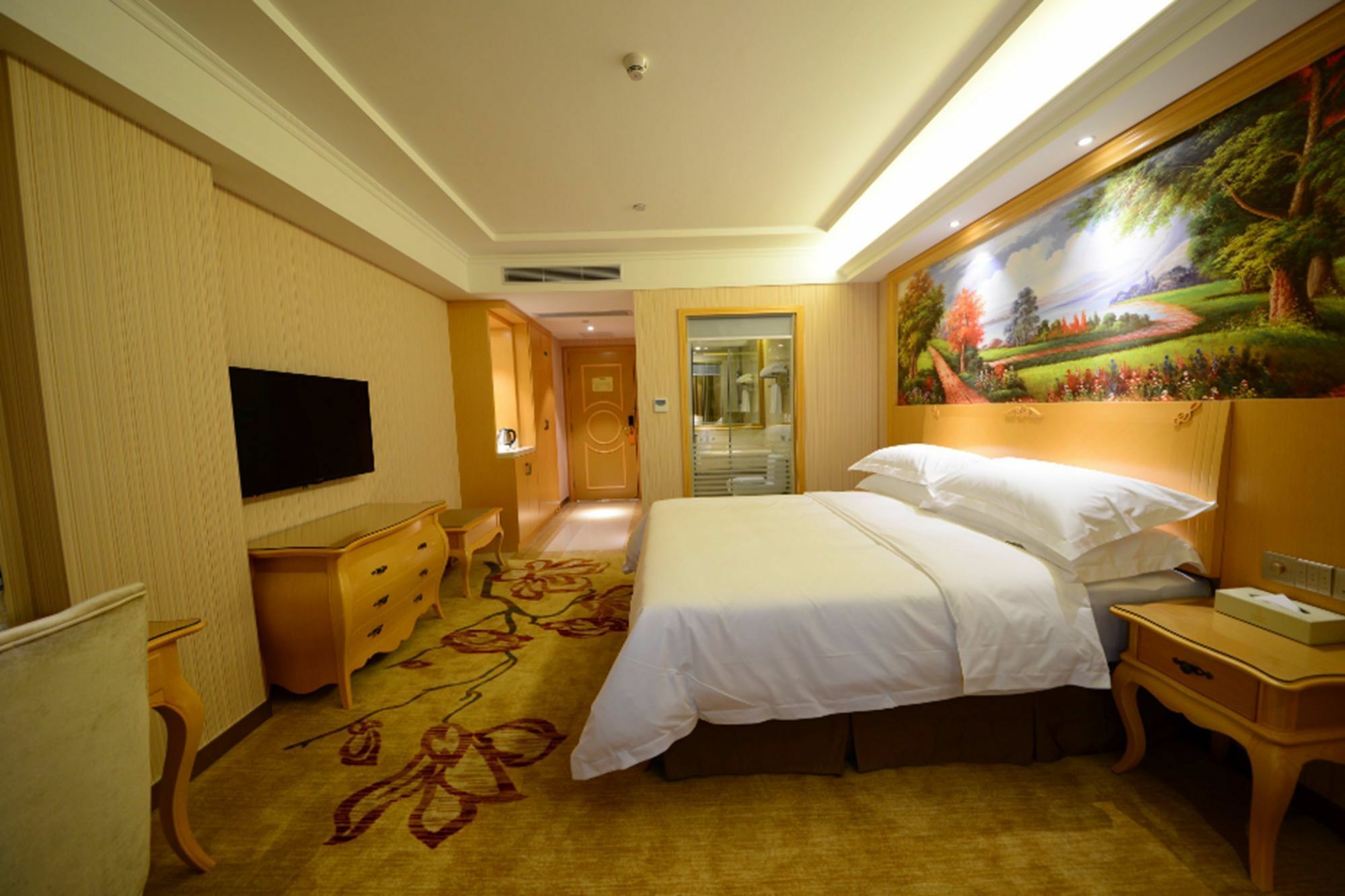 Vienna International Hotel Shajing Heyi Branch Shenzhen Exterior photo